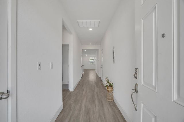 864 Loon St, Lathrop, CA 95330