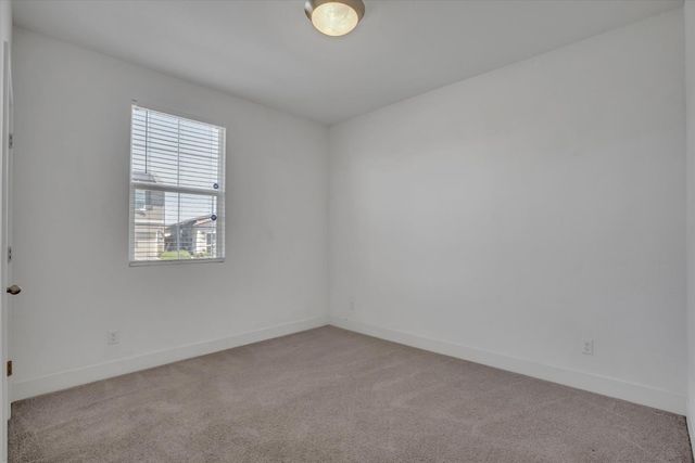 864 Loon St, Lathrop, CA 95330