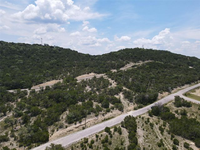 8007 Arapaho TRL, Lago Vista, TX 78645