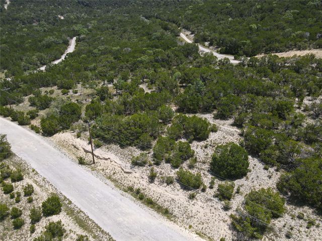 8007 Arapaho TRL, Lago Vista, TX 78645