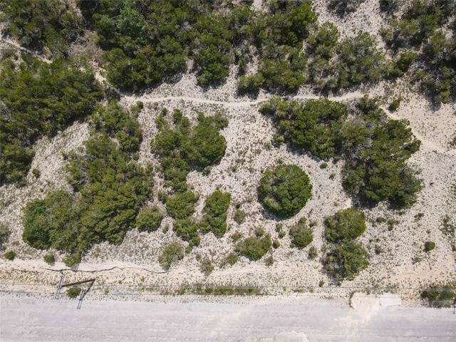 8007 Arapaho TRL, Lago Vista, TX 78645