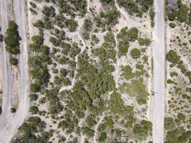 8007 Arapaho TRL, Lago Vista, TX 78645