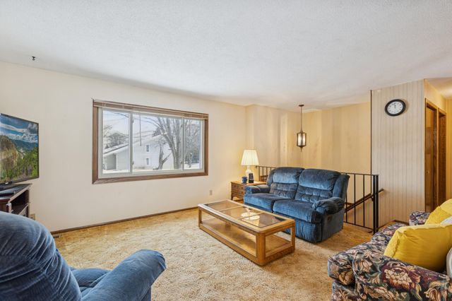 5439 Large Avenue NE, Albertville, MN 55301