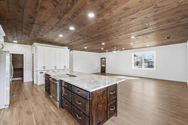 140 Vz County Road 1914, Fruitvale, TX 75127