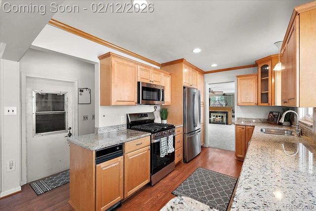 25651 S River Road, Harrison Charter Township, MI 48045