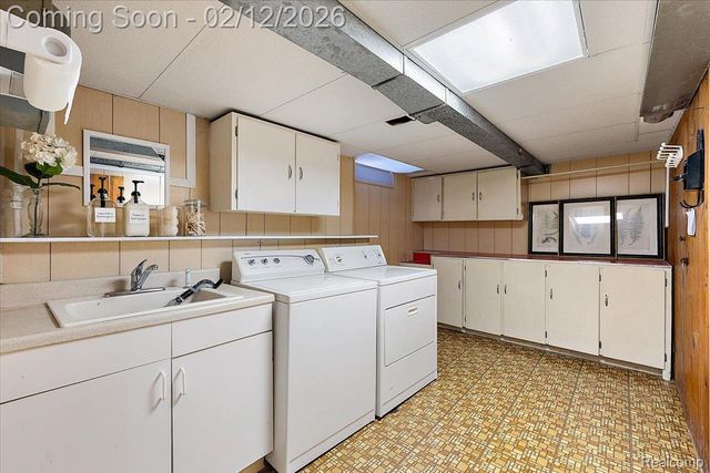 25651 S River Road, Harrison Charter Township, MI 48045