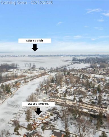 25651 S River Road, Harrison Charter Township, MI 48045