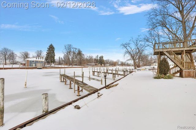 25651 S River Road, Harrison Charter Township, MI 48045