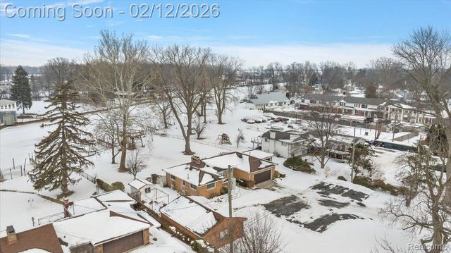 25651 S River Road, Harrison Charter Township, MI 48045