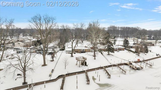 25651 S River Road, Harrison Charter Township, MI 48045