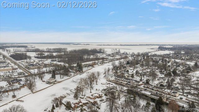 25651 S River Road, Harrison Charter Township, MI 48045