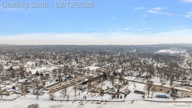 25651 S River Road, Harrison Charter Township, MI 48045