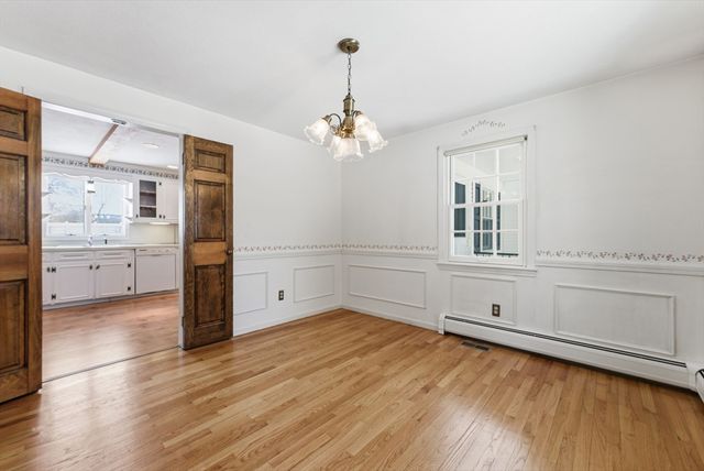 5 Northwood Dr, Wilbraham, MA 01095