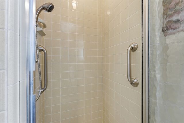 5 Northwood Dr, Wilbraham, MA 01095