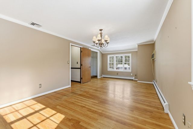 5 Northwood Dr, Wilbraham, MA 01095