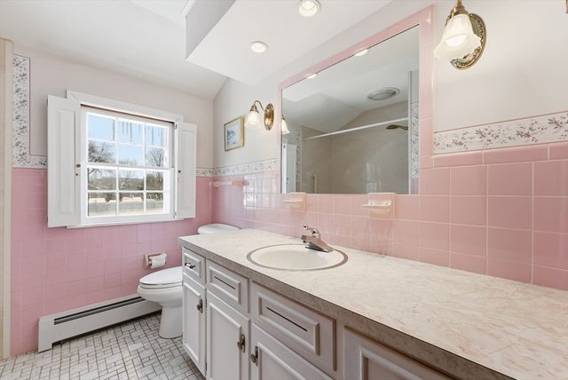 5 Northwood Dr, Wilbraham, MA 01095