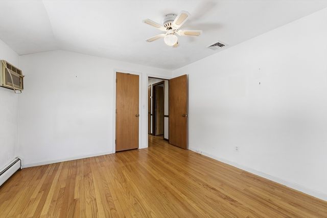 5 Northwood Dr, Wilbraham, MA 01095