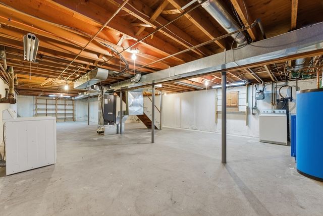 5 Northwood Dr, Wilbraham, MA 01095