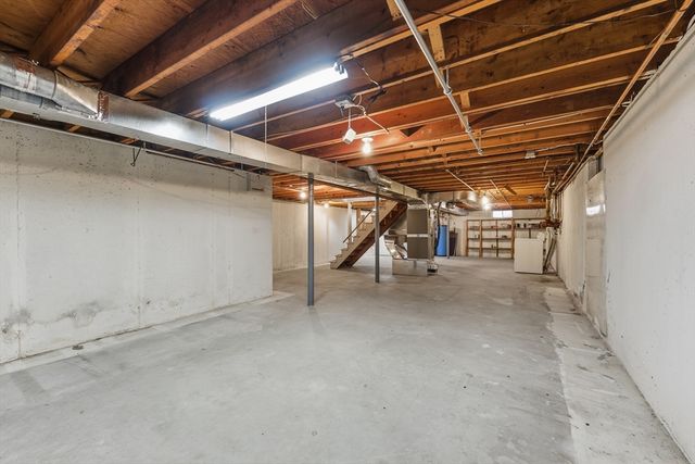 5 Northwood Dr, Wilbraham, MA 01095