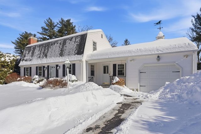 5 Northwood Dr, Wilbraham, MA 01095
