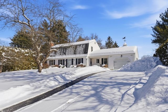 5 Northwood Dr, Wilbraham, MA 01095