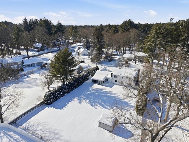 5 Northwood Dr, Wilbraham, MA 01095