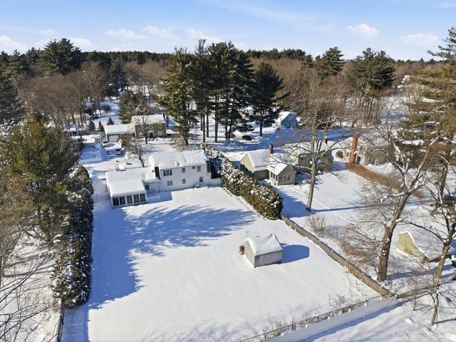 5 Northwood Dr, Wilbraham, MA 01095