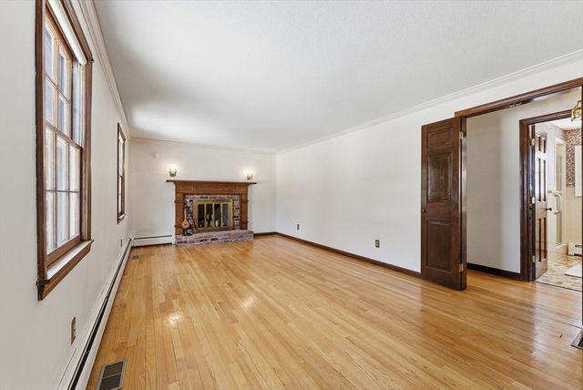 5 Northwood Dr, Wilbraham, MA 01095