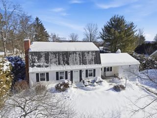 5 Northwood Dr, Wilbraham, MA 01095