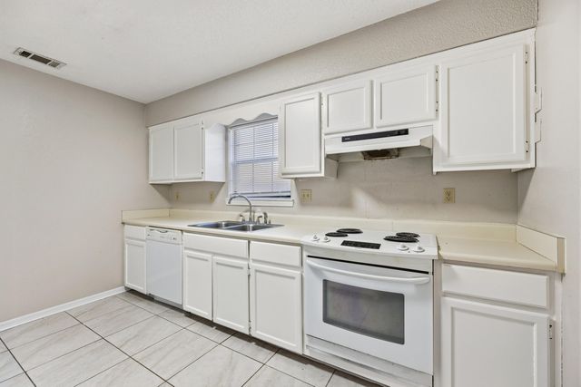 815 Valley Road, Crestview, FL 32539