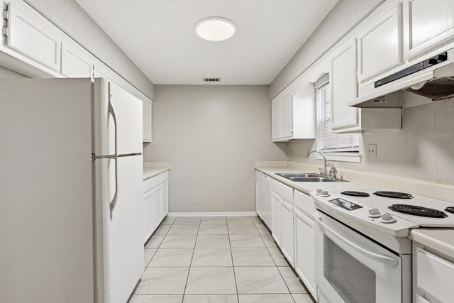 815 Valley Road, Crestview, FL 32539