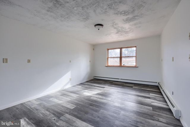 75 CHURCH RD, Etters, PA 17319