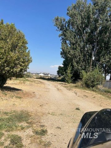 5910 W Becky Dr, Meridian, ID 83646