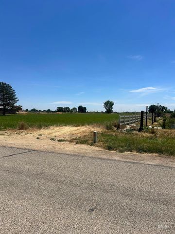 5910 W Becky Dr, Meridian, ID 83646