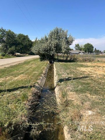 5910 W Becky Dr, Meridian, ID 83646