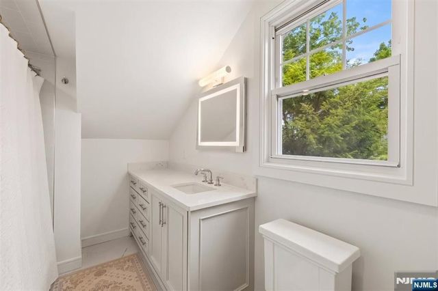 80 Large Avenue, Hillsdale, NJ 07642