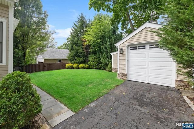 80 Large Avenue, Hillsdale, NJ 07642