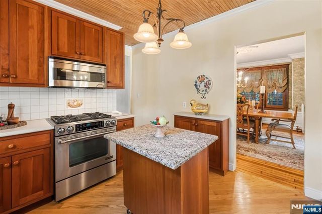 80 Large Avenue, Hillsdale, NJ 07642