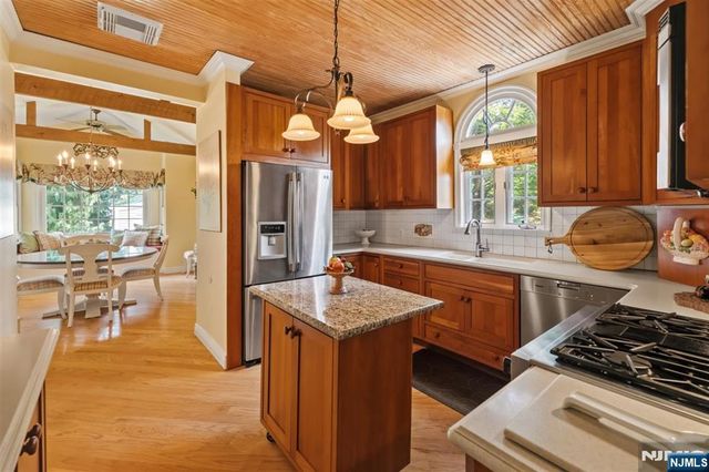 80 Large Avenue, Hillsdale, NJ 07642