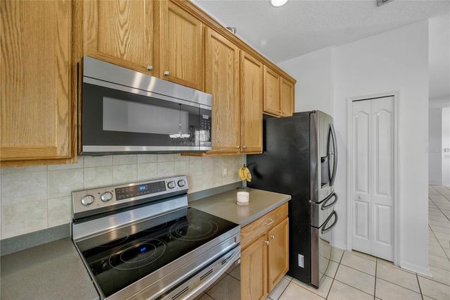 3024 GIRVAN DRIVE, Land O Lakes, FL 34638