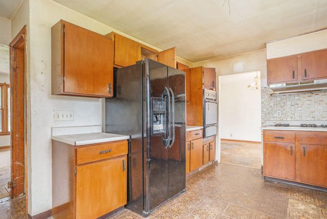 61473 M 40, Paw Paw, MI 49079