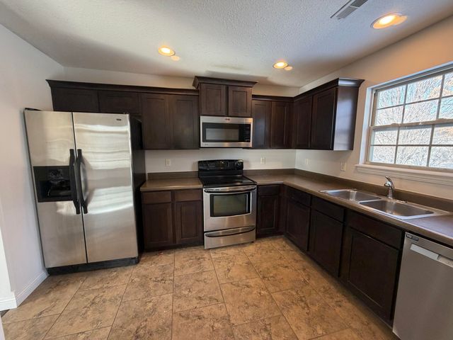 2007 CECIL ST, Columbia, MO 65201