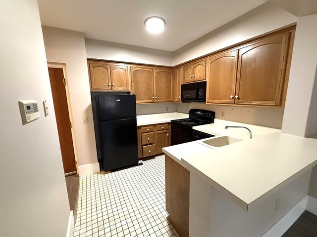 34 Sumner Ave 208, Springfield, MA 01108