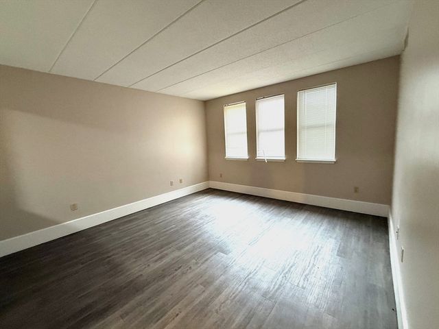 34 Sumner Ave 208, Springfield, MA 01108