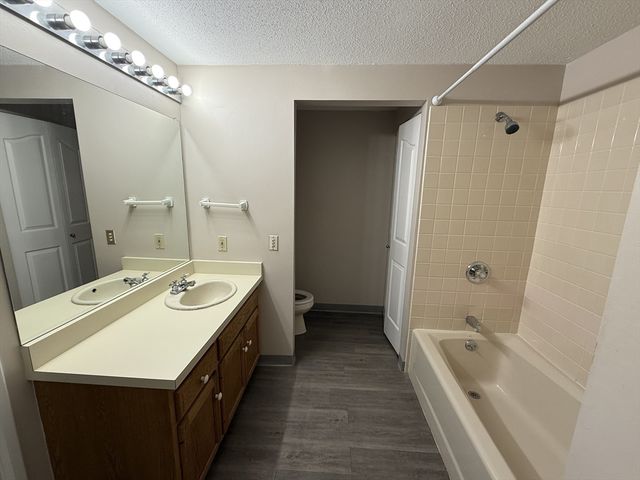 34 Sumner Ave 208, Springfield, MA 01108