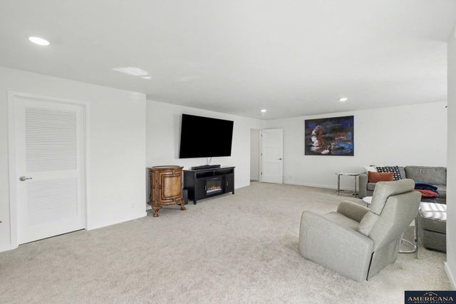 18117 Ogden Street, Omaha, NE 68022