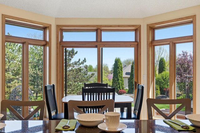 13230 Foxwood DRIVE, New Berlin, WI 53151
