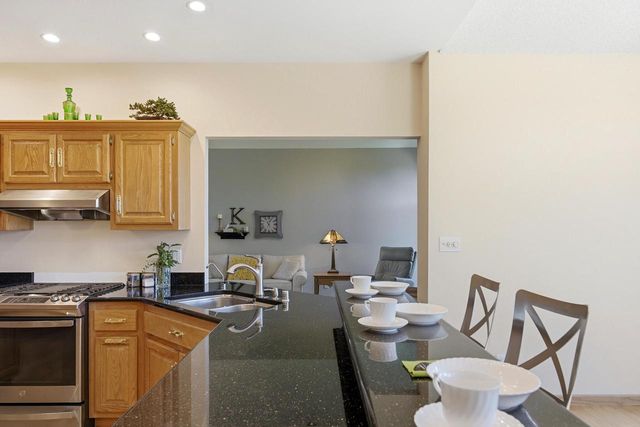 13230 Foxwood DRIVE, New Berlin, WI 53151