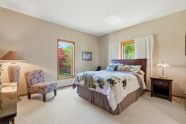 13230 Foxwood DRIVE, New Berlin, WI 53151