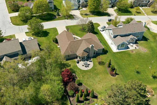 13230 Foxwood DRIVE, New Berlin, WI 53151